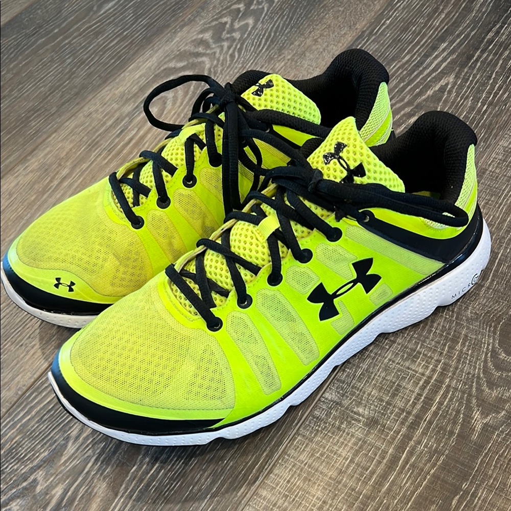 Under Armour Sneakers
